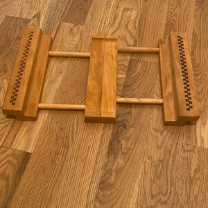 The Pampered Chef Wooden Adjustable Trivet Expandable Hot Pad Trivet Made in USA